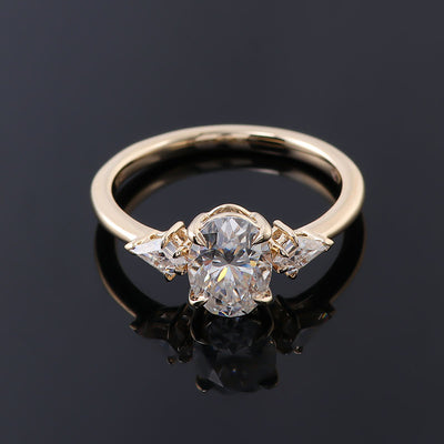 Luxurious 1.5 CT Oval Three Stone Moissanite Ring in Yellow Gold - VVS Clarity, DEF Color