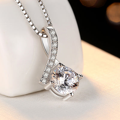 Graceful and Modern 925 Sterling Silver Necklace Plated with White Gold, Featuring a Beautiful 0.5 CT Moissanite Lab-Created Diamond Accent Stone